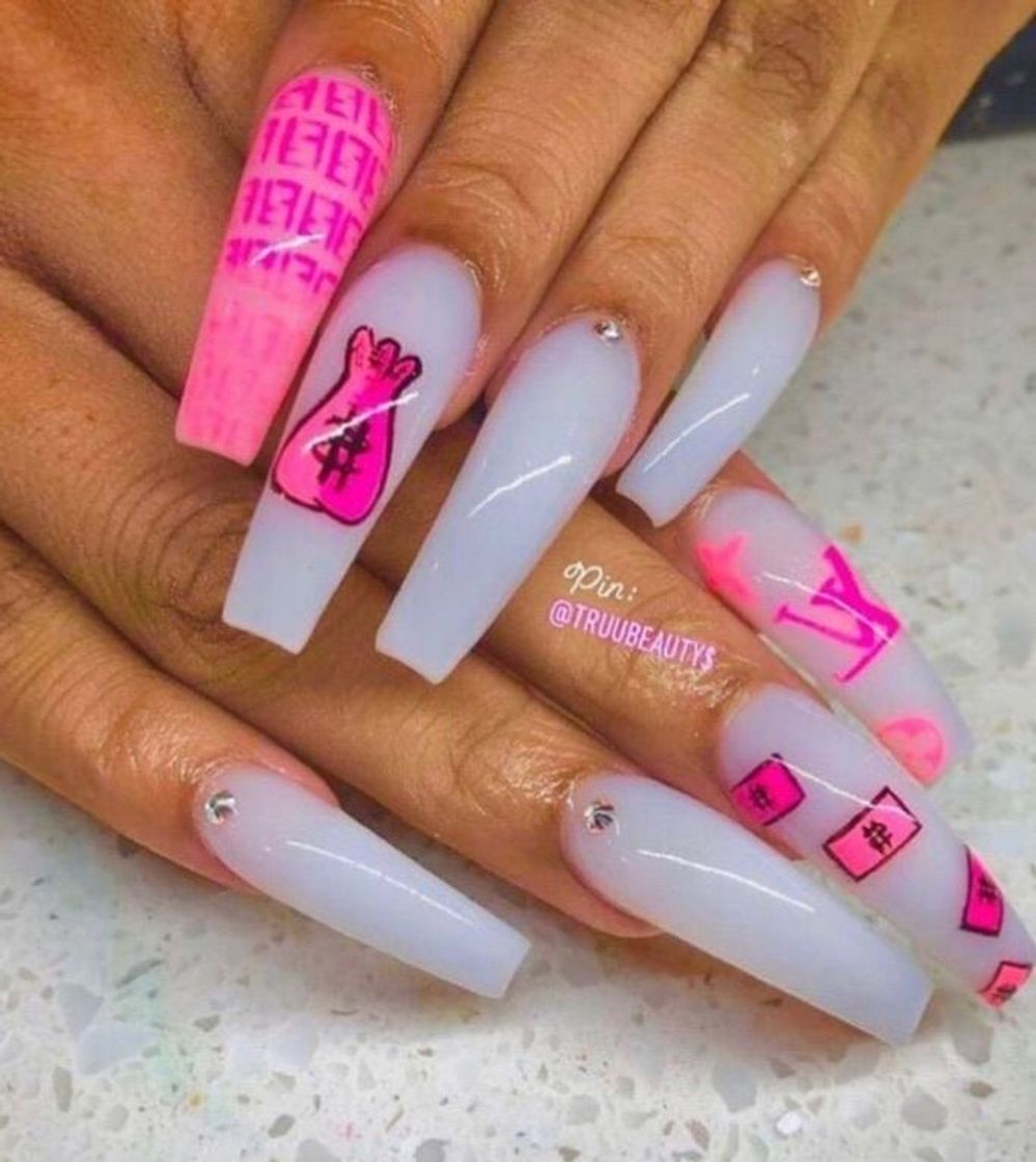 Moda unhas girl boss