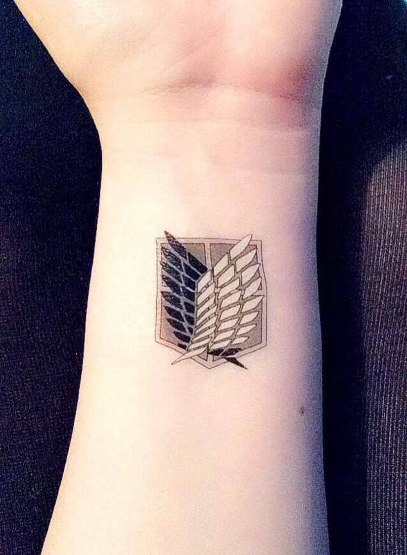 Moda Tatuagen attack on titan 