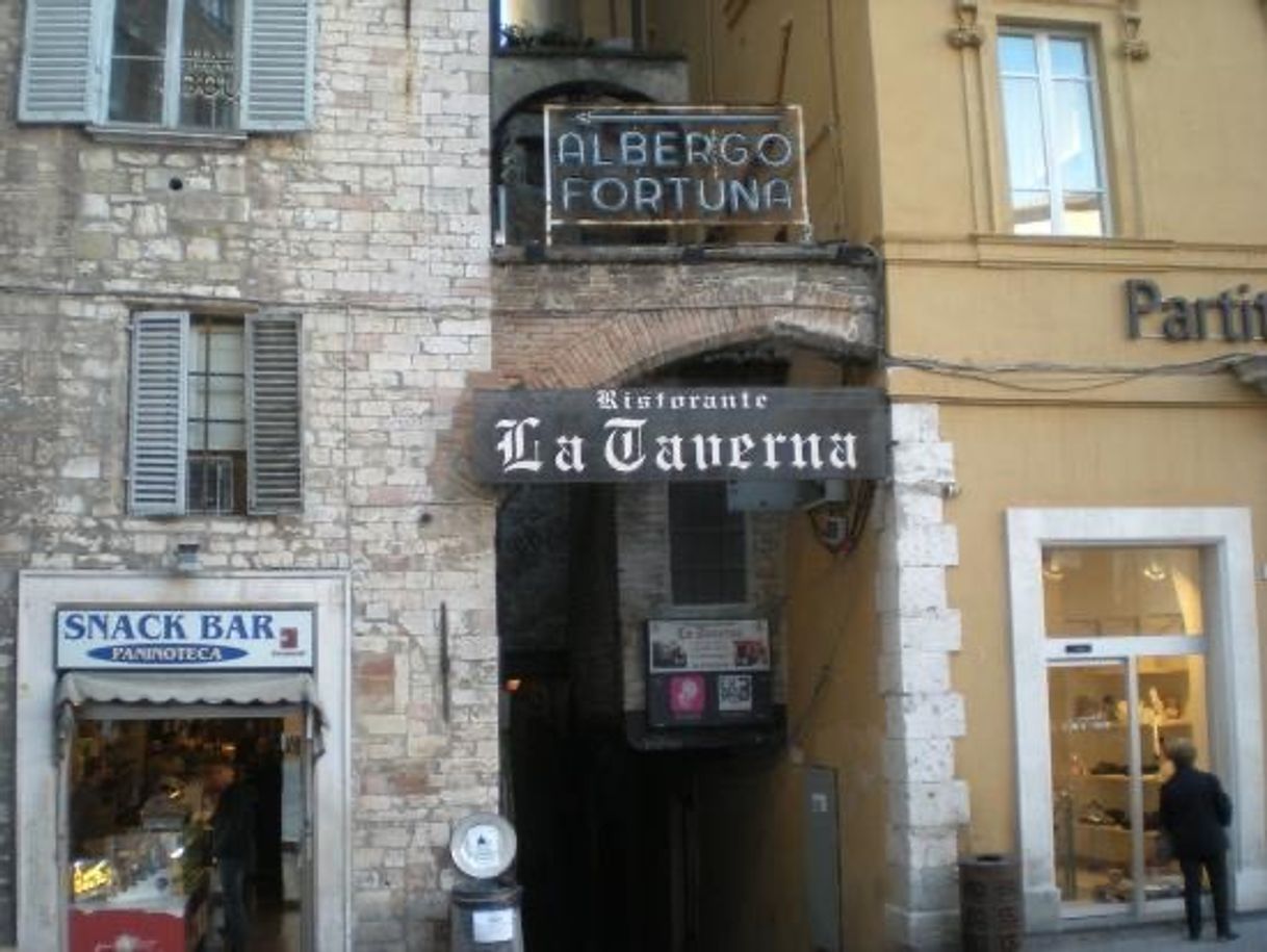 Restaurants La Taverna