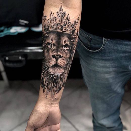 Uma tatuagem de leão 💥