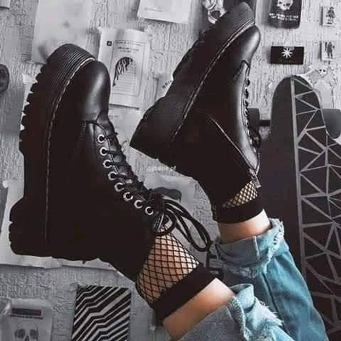 Fashion El mejor estilo de calzado para chicas 🖤😍