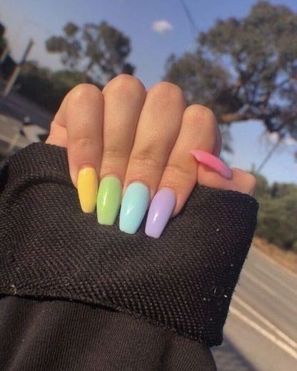 Unhas coloridas 