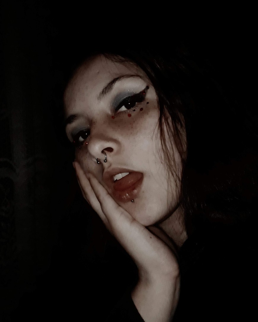 looking_aivil