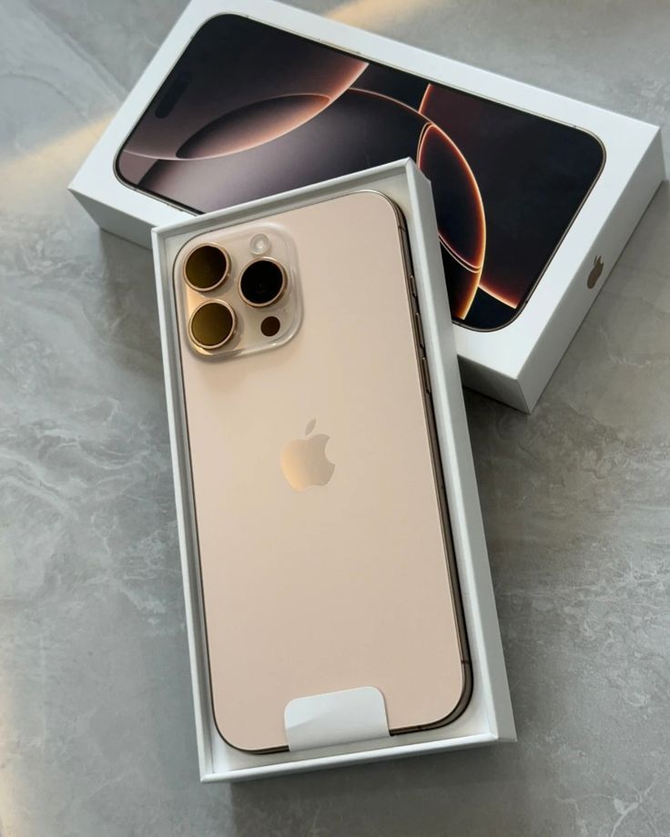 Social IPhone 16 pro Max 