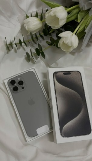 Social  iPhone 15 🥹