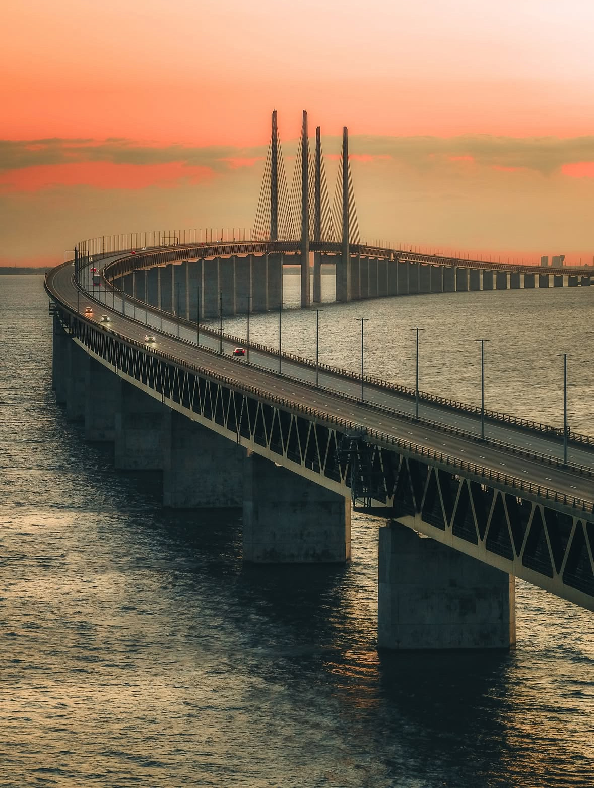 Social Puentes eternos al atardecer
