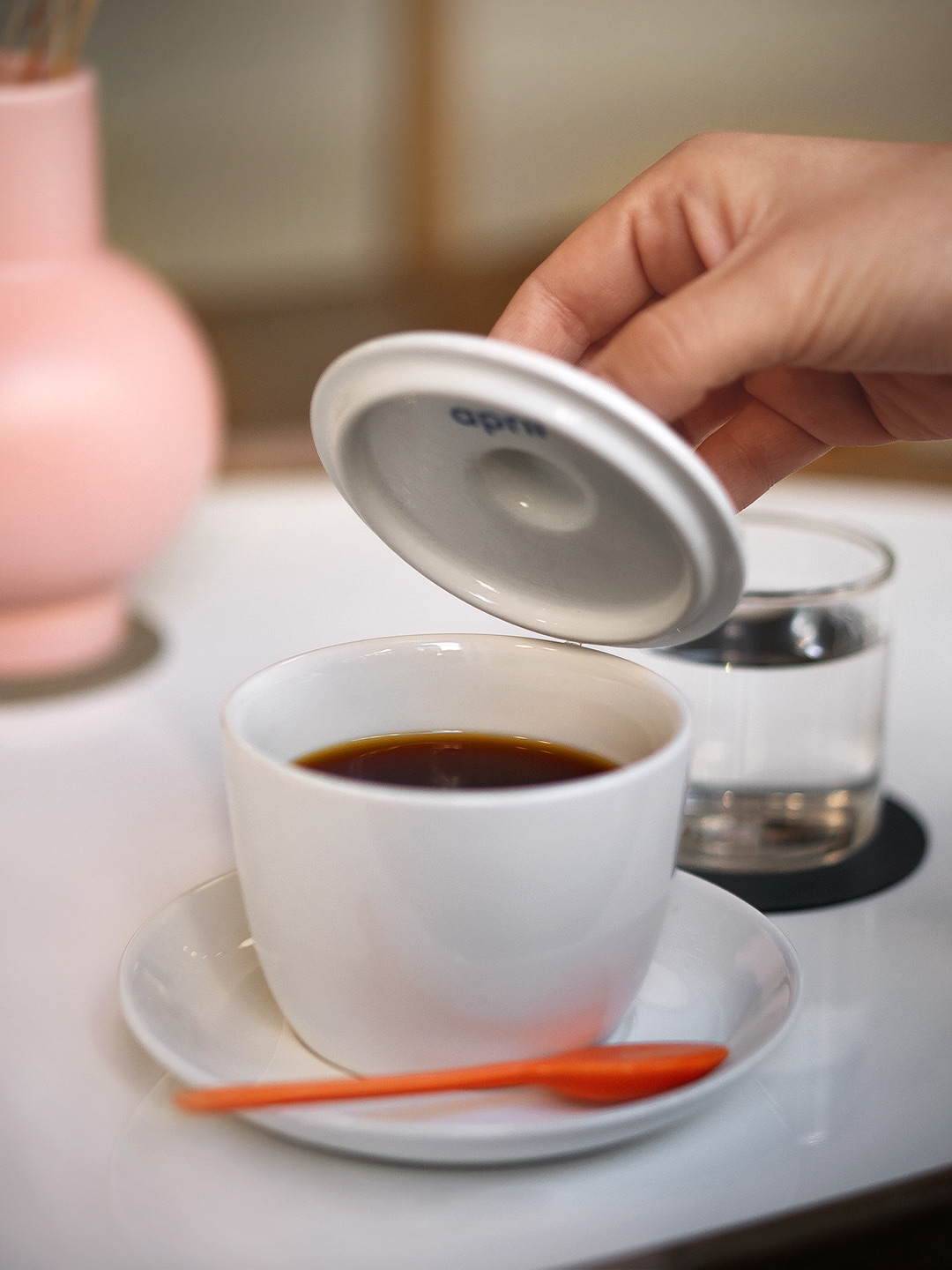 Lugar April Coffee Store & Showroom