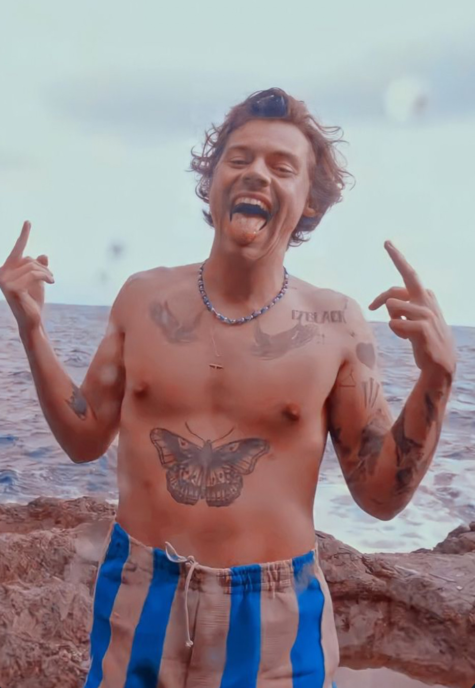 Social El Clasico a rayas que lleva Harry Styles