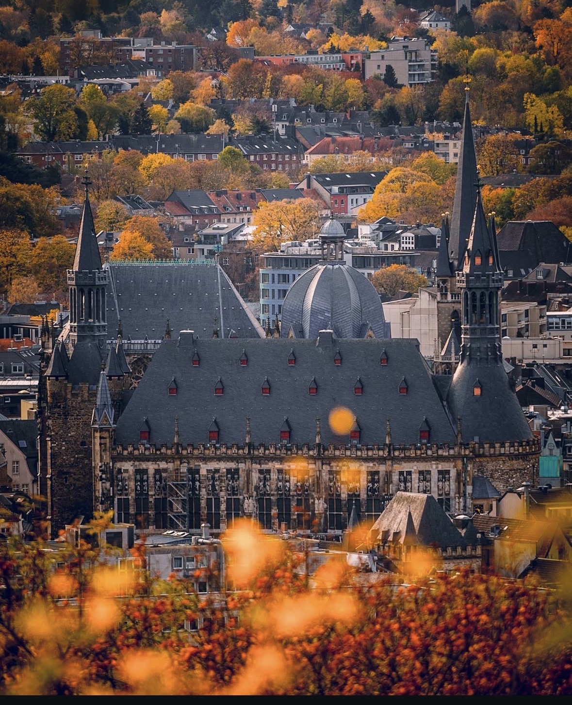 Social Catedral mágica al atardecer